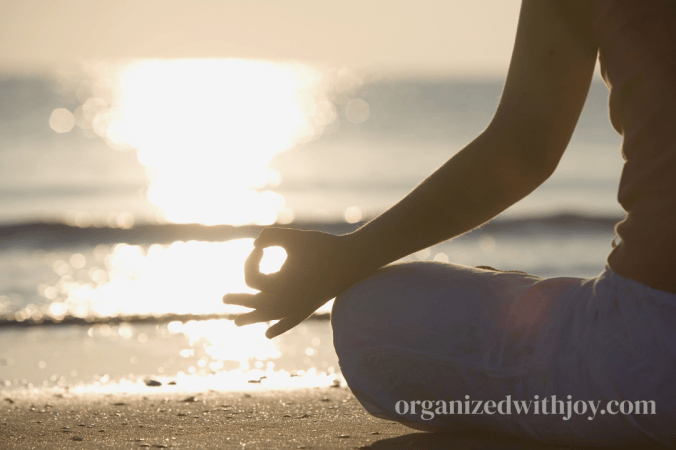 HOW TO STAY CALM IN A CHAOTIC WORLD | organized with joy